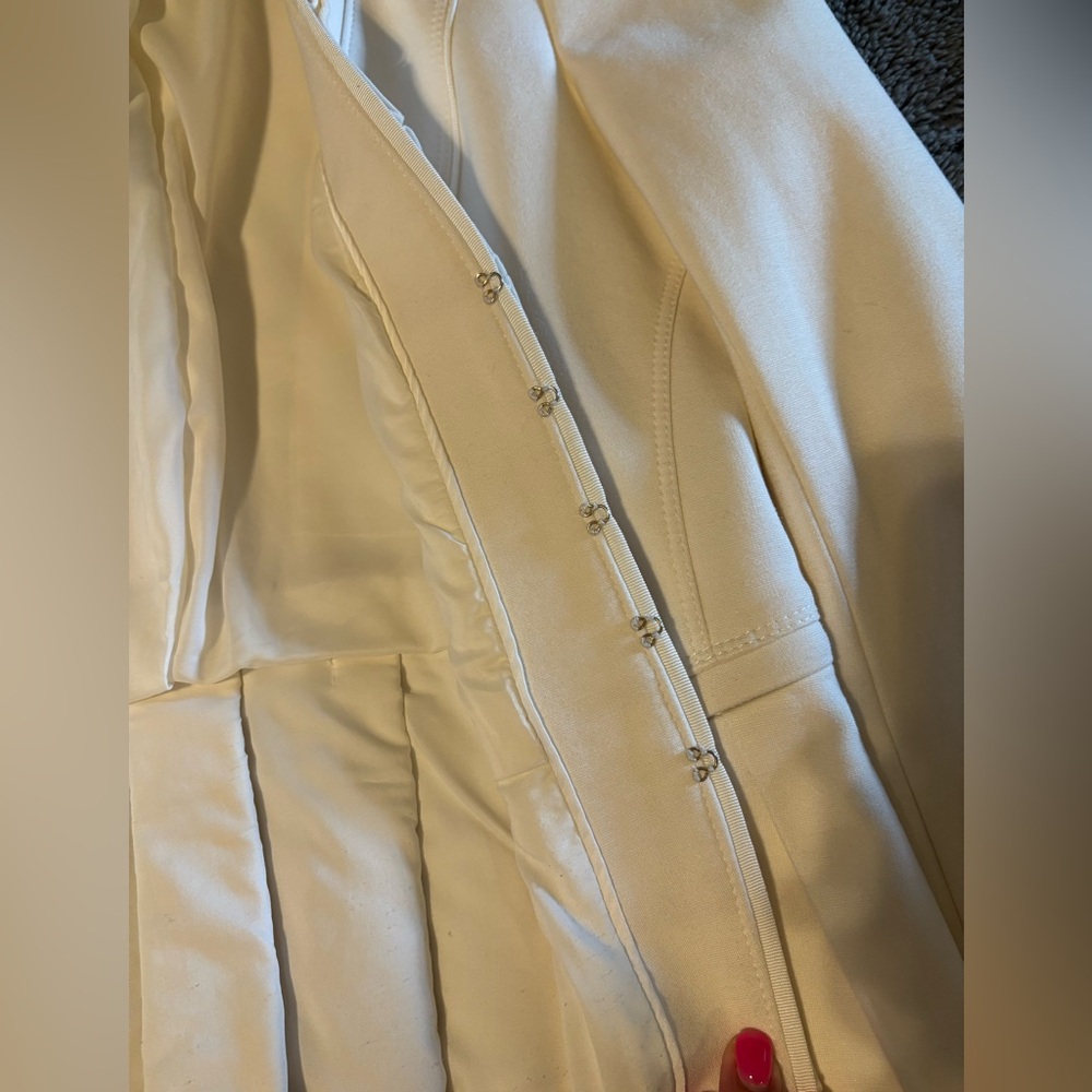 White House Black Market Cream Blazer - Picture 4 of 11